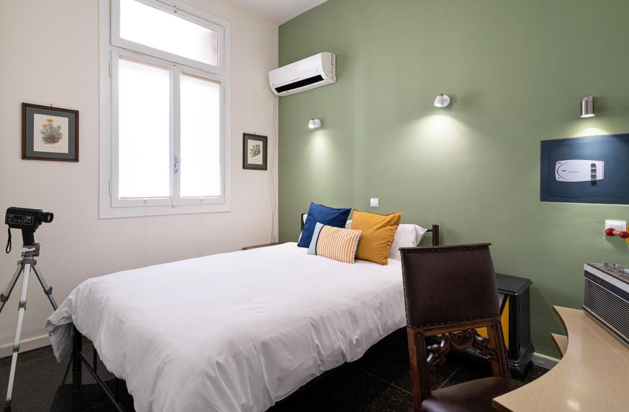 Spacious & Artistic Retro 2Bd Apt With Sauna Афины Экстерьер фото
